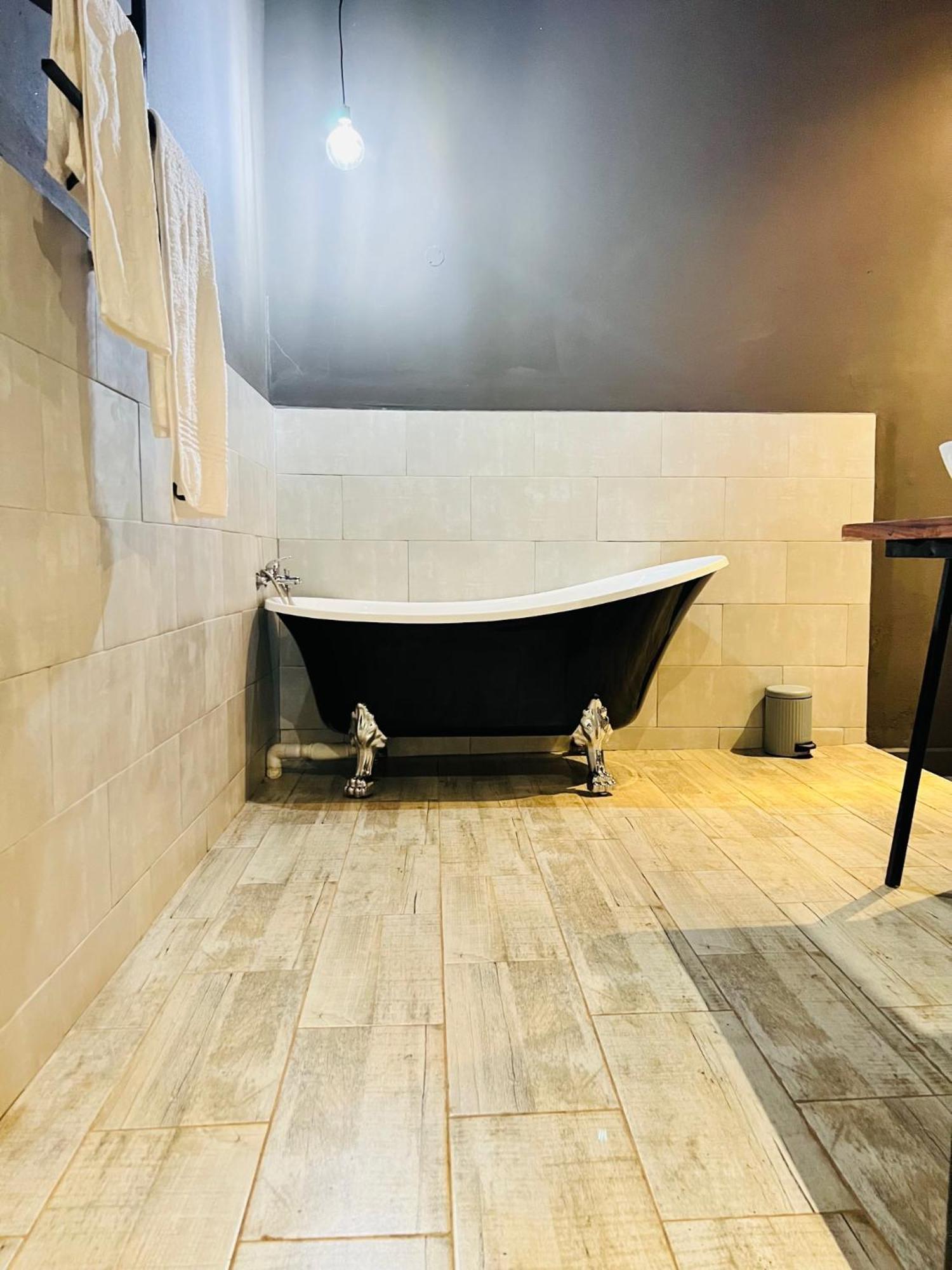 The Shed Venue & Boutique Hotel Лилонгве Экстерьер фото